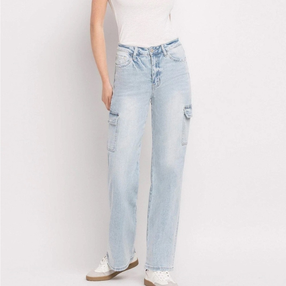 Vervet - 90's Vintage Super High Rise Cargo Straight Jeans Light Wash Sz 26